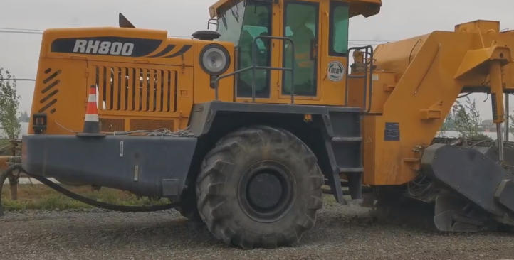 湖南常德水泥道路破碎