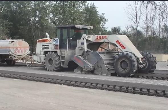 WR2300L，G311國(guó)道河南永城段冷再生